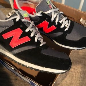 New balance sneakers (brand new)